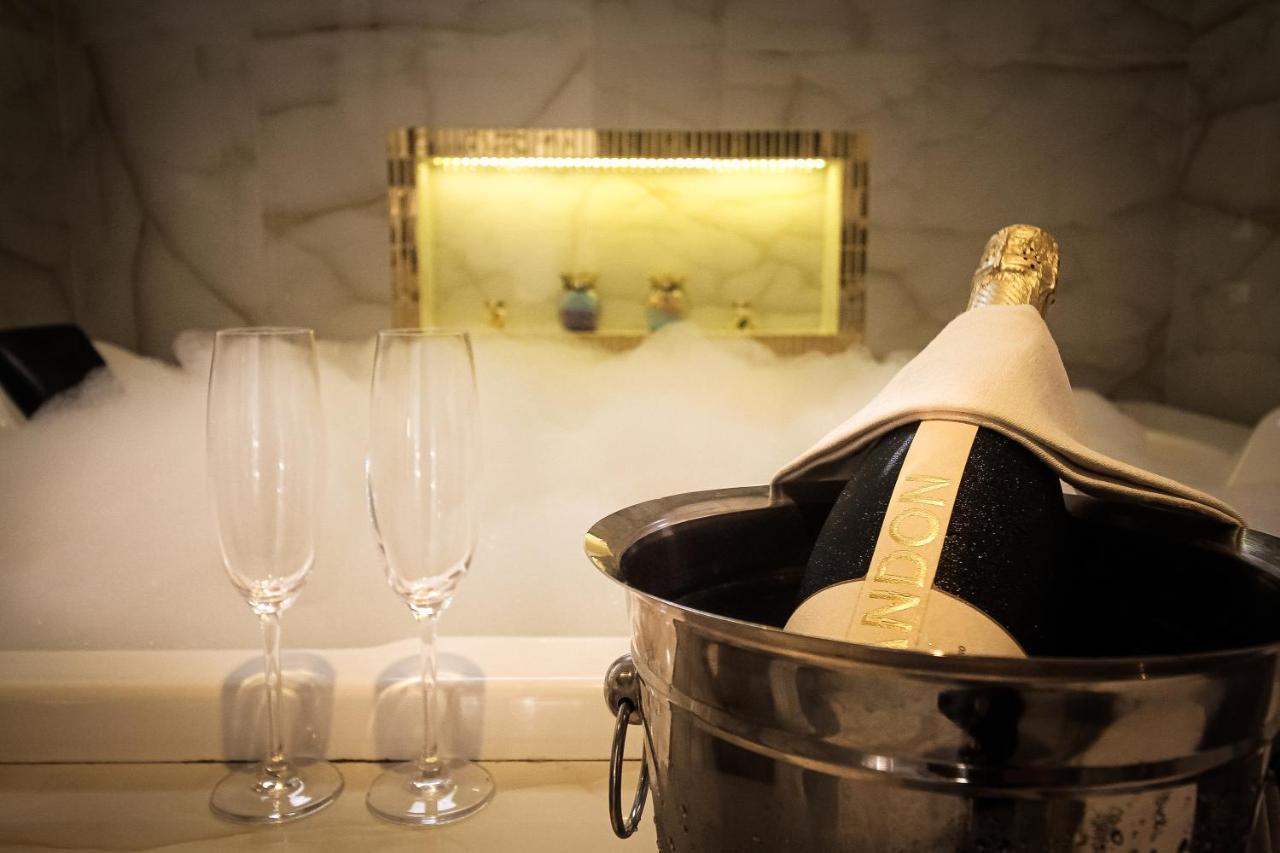 Casa Nostra Boutique Hotel パラチ エクステリア 写真